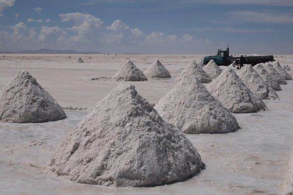 ボリビア多民族国・Uyuni「７ヶ月２８ヶ国世界一周（ボリビア）」の写真：ウユニでは塩の生産が盛ん