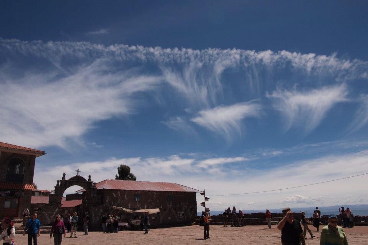 チチカカ湖のペルー側！
空が近い！