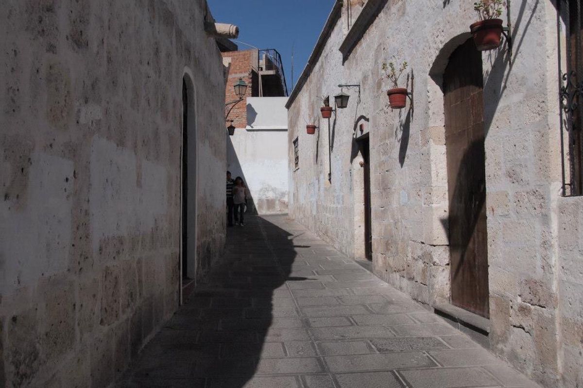 ペルー第二の都市アレキパ。
裏路地が美しい