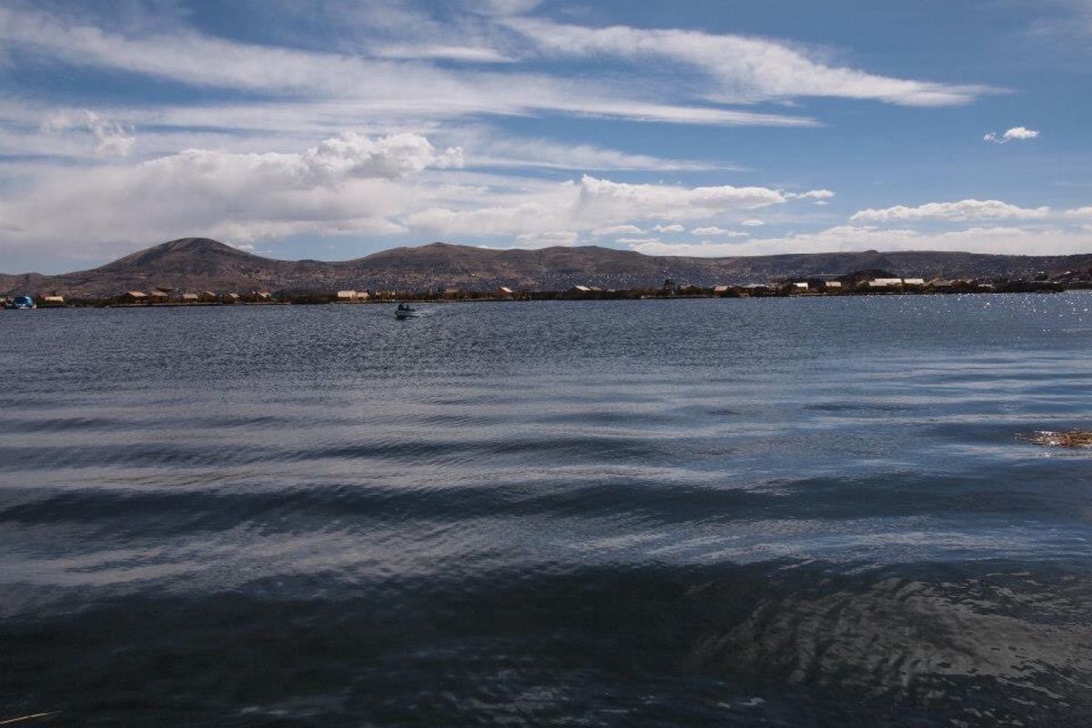 チチカカ湖のペルー側！
空が近い！