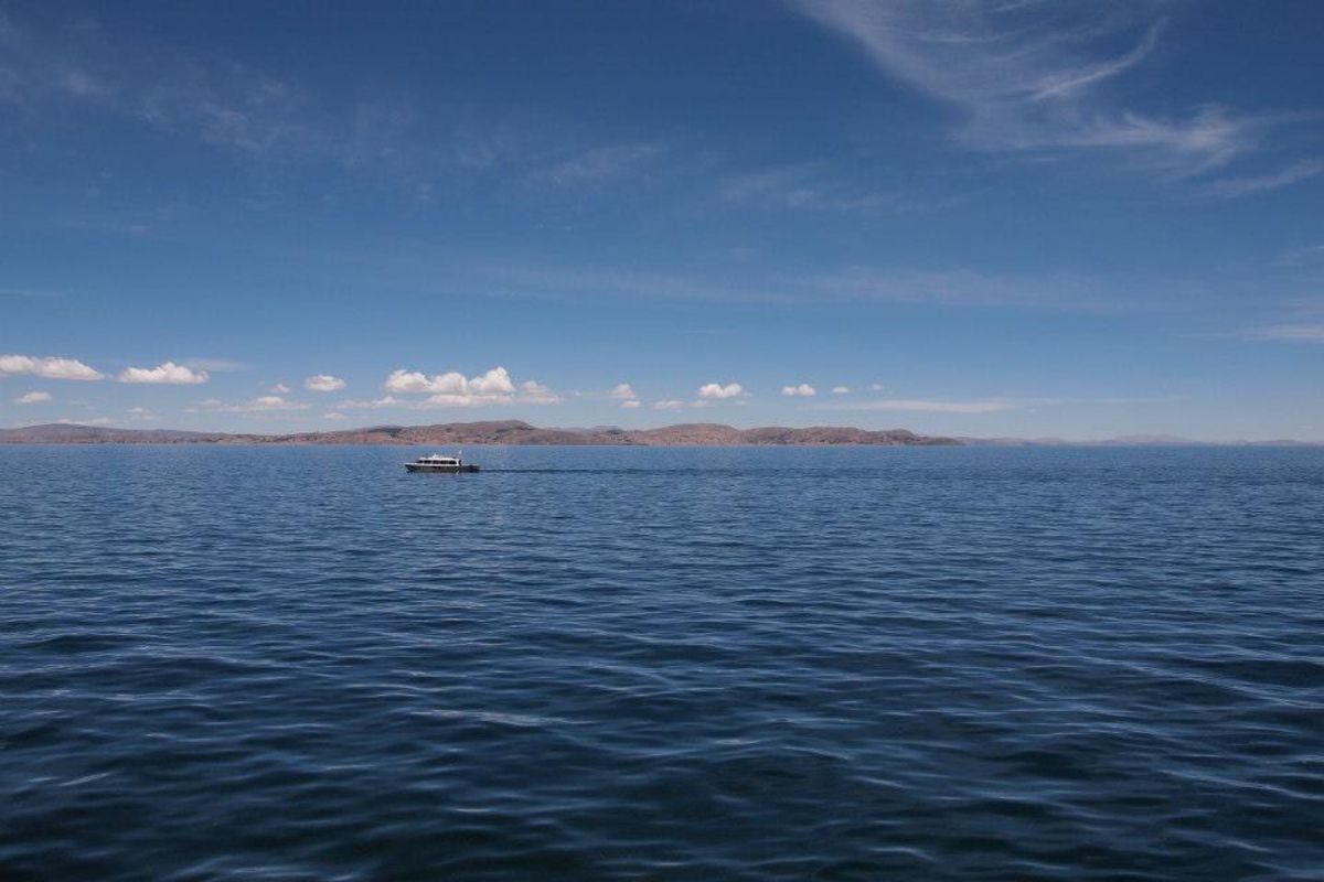 チチカカ湖のペルー側！
空が近い！