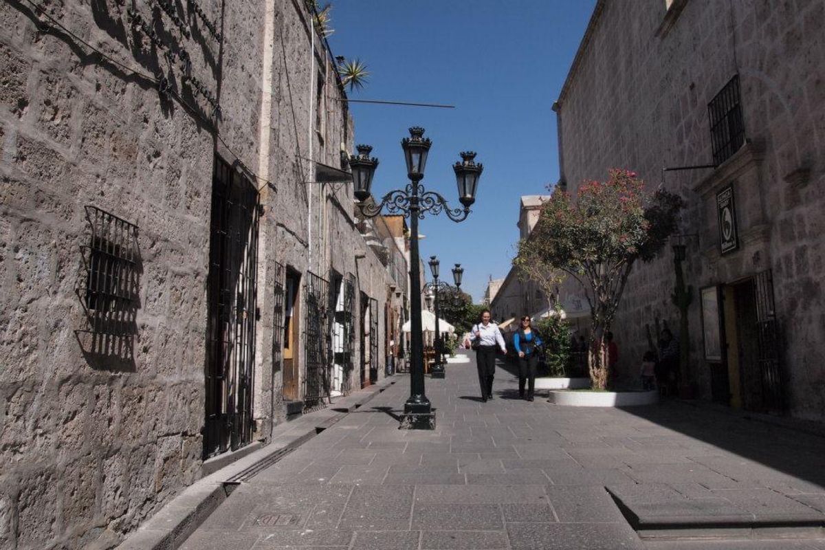 ペルー第二の都市アレキパ。
裏路地が美しい