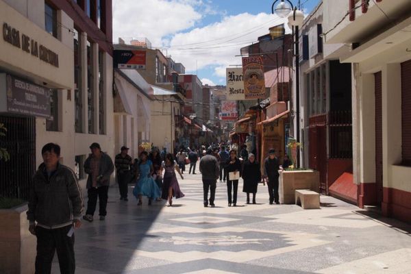 ペルー・Cuzco「７ヶ月２８ヶ国世界一周（ペルー）」の写真：ペルーのプーノの街
こじんまりしていて良...