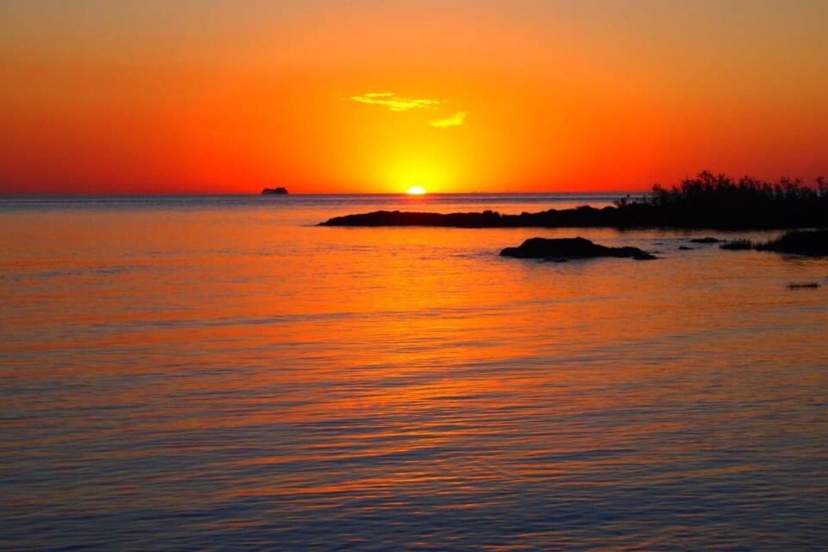 ラプラタ川沈む夕日