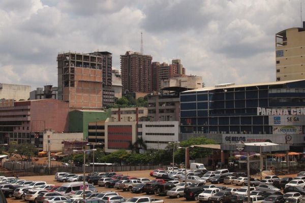 パラグアイ・CiudaddelEste「７ヶ月２８ヶ国世界一周（パラグアイ）」の写真：一瞬だけ寄ったシウダーデルエステ。