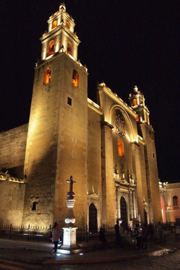 メキシコ・Cancun「７ヶ月２８ヶ国世界一周（メキシコ）」の写真：メリダの夜