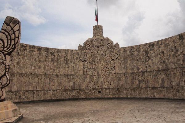 メキシコ・Cancun「７ヶ月２８ヶ国世界一周（メキシコ）」の写真：メリダの謎の建物