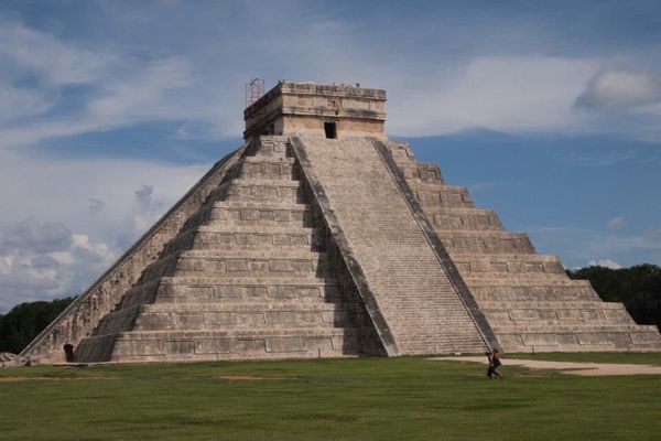 メキシコ・Cancun「７ヶ月２８ヶ国世界一周（メキシコ）」の写真：チェチェンイツァのピラミッド
