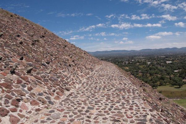 メキシコ・Cancun「７ヶ月２８ヶ国世界一周（メキシコ）」の写真：テオティワカン