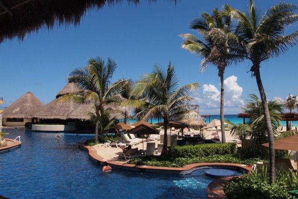 メキシコ・Cancun「７ヶ月２８ヶ国世界一周（メキシコ）」の写真：泊まってもいないカンクンのホテル