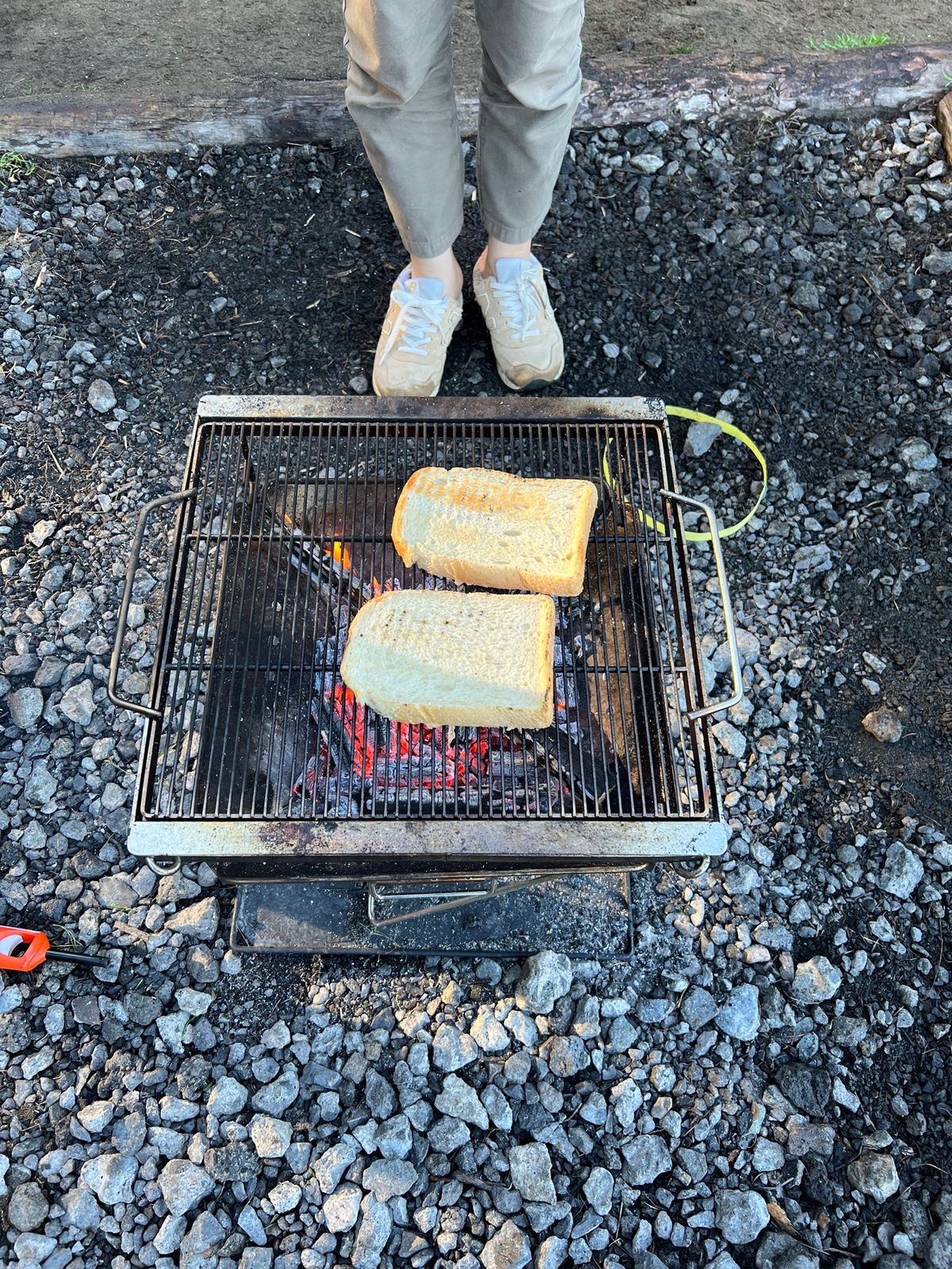 パンとコーヒーで朝ごはん