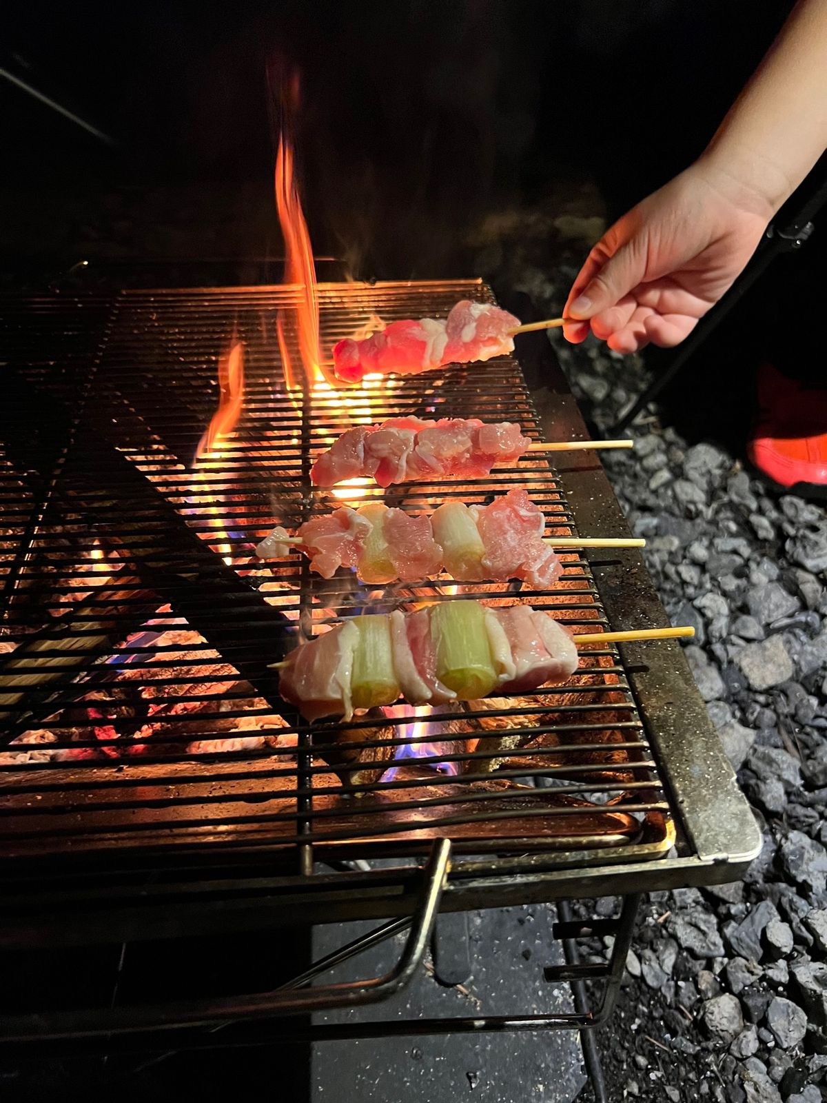 ファミリーキャンプですがもう撮影する暇がほぼないけど楽しいです。

焼き係