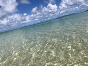 竹富島✨
コンドイビーチ🏝

与論島の「大金久海岸」バリに
透明度の高い天...