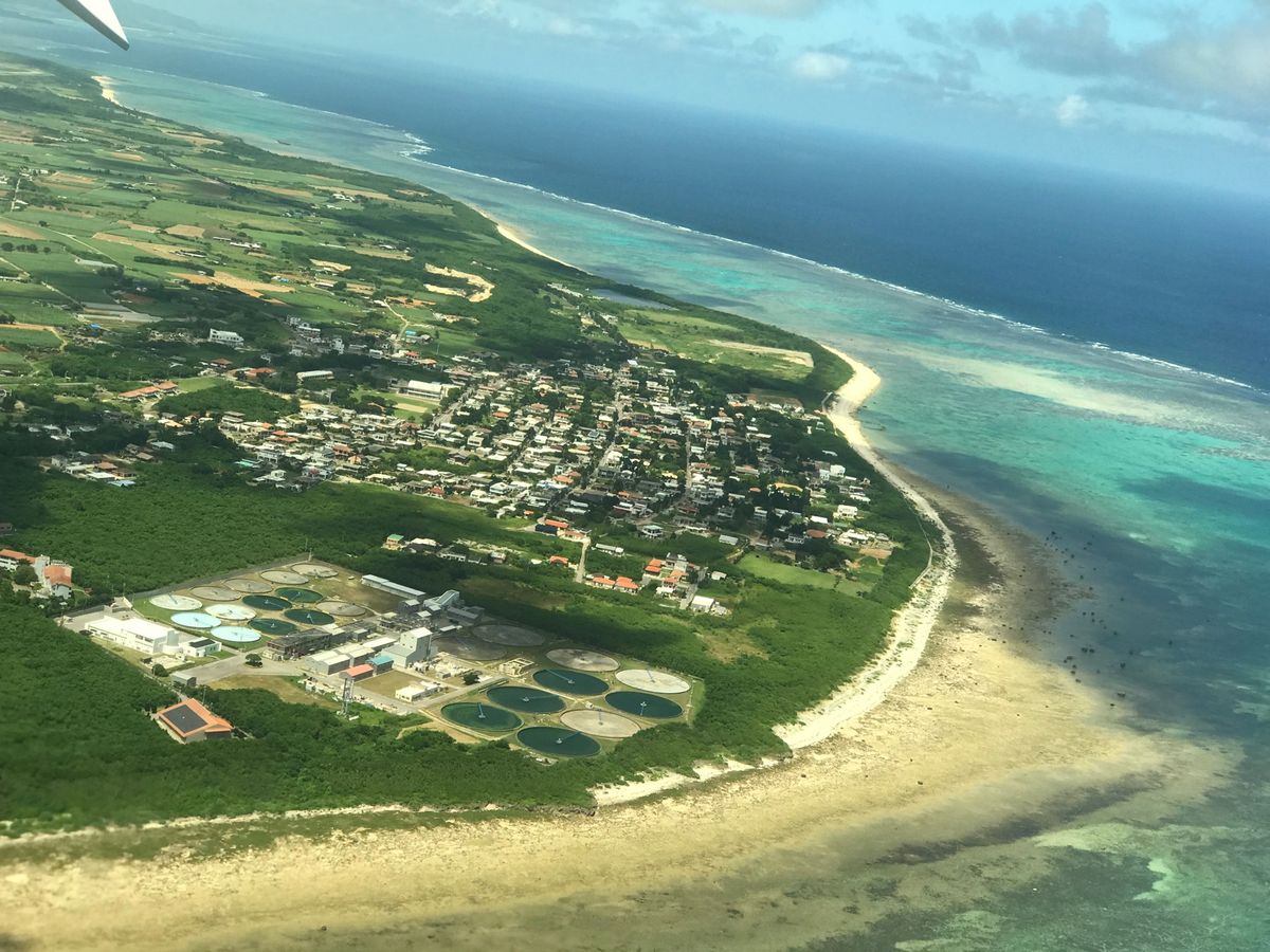 離島行きの離発着･･･
やっぱり好きだなぁ(º∀º*)💕

海の「青さ」が...
