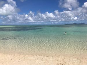 竹富島✨
コンドイビーチ🏝

与論島の「大金久海岸」バリに
透明度の高い天...