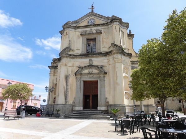 イタリア・カラブリア州「イタリアディープサウス　カラブリア探検」の写真：順番に、スティーロの中心広場の教会、ステ...