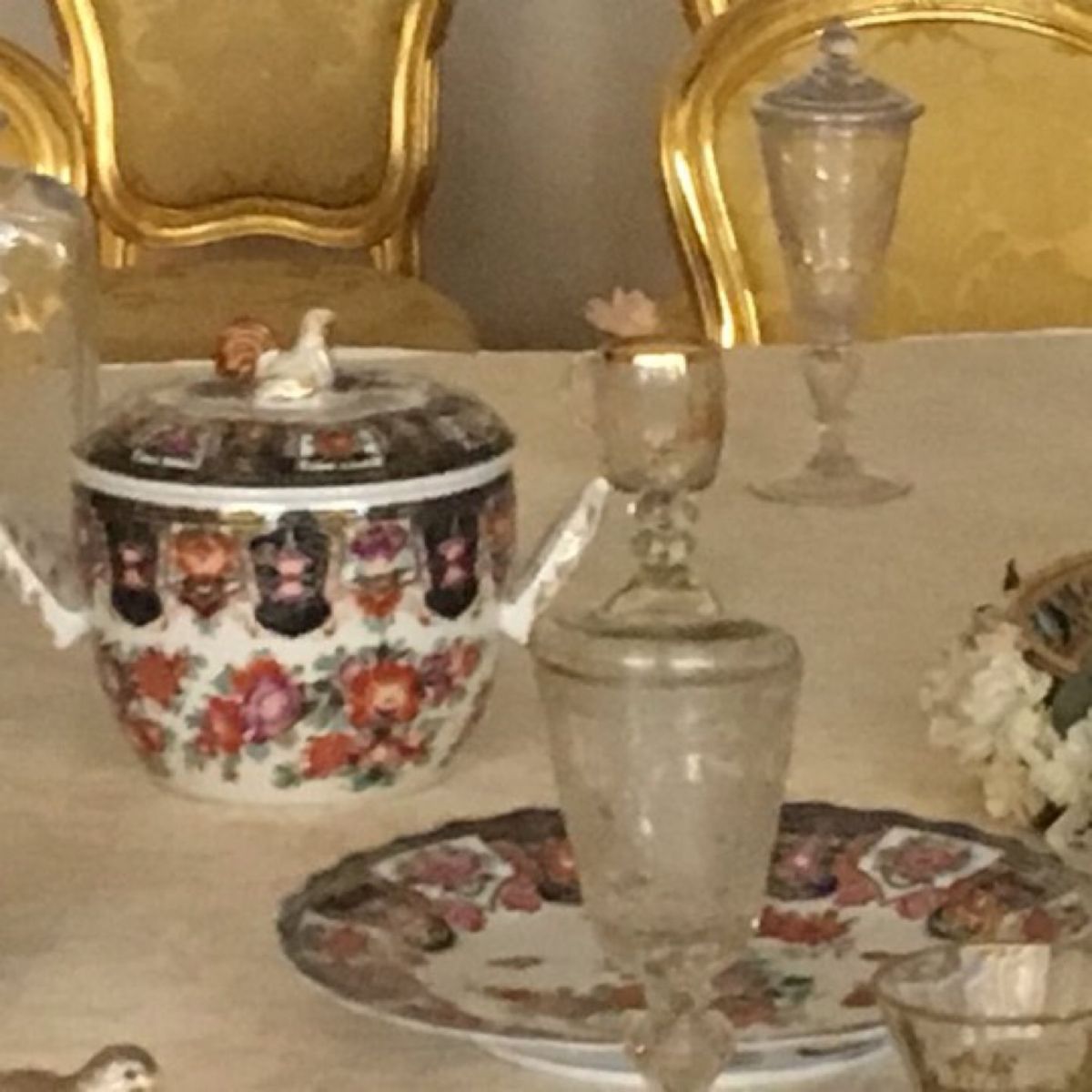 ツアー３日目はツァールスコエ・セローへ。
世界遺産の琥珀の間は壮観です。
...