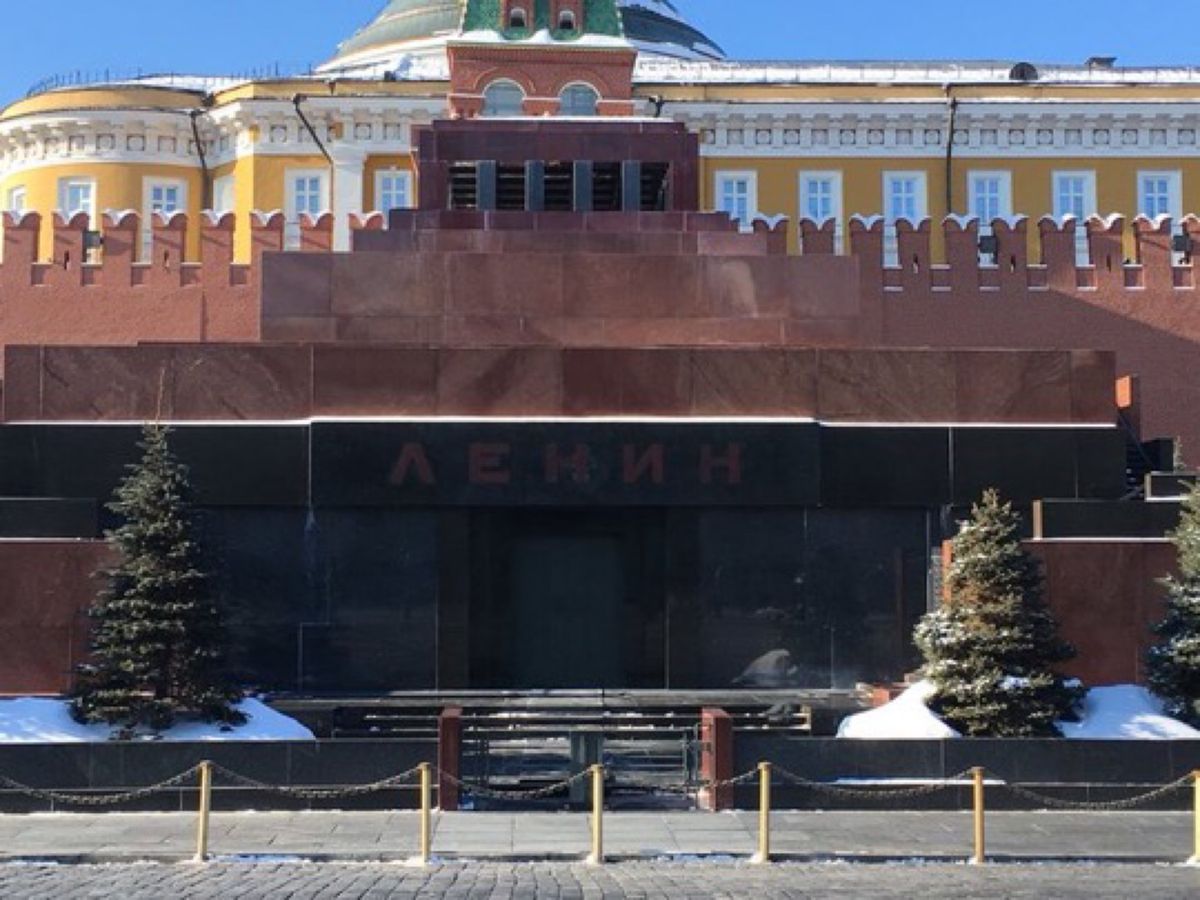 ツアー4日目は赤の広場を散策した後、クレムリンを見学。武器庫は撮影禁止のた...