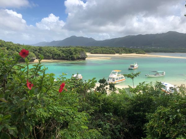 日本・竹富島「八重山諸島満喫の旅」の写真：石垣島の川平湾でグラスボートと、玉取崎展...