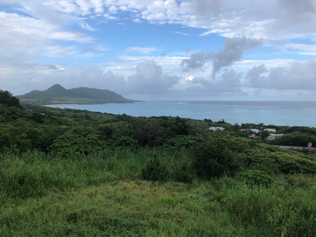 石垣島の川平湾でグラスボートと、玉取崎展望台からの景色。どちらも路線バスで...