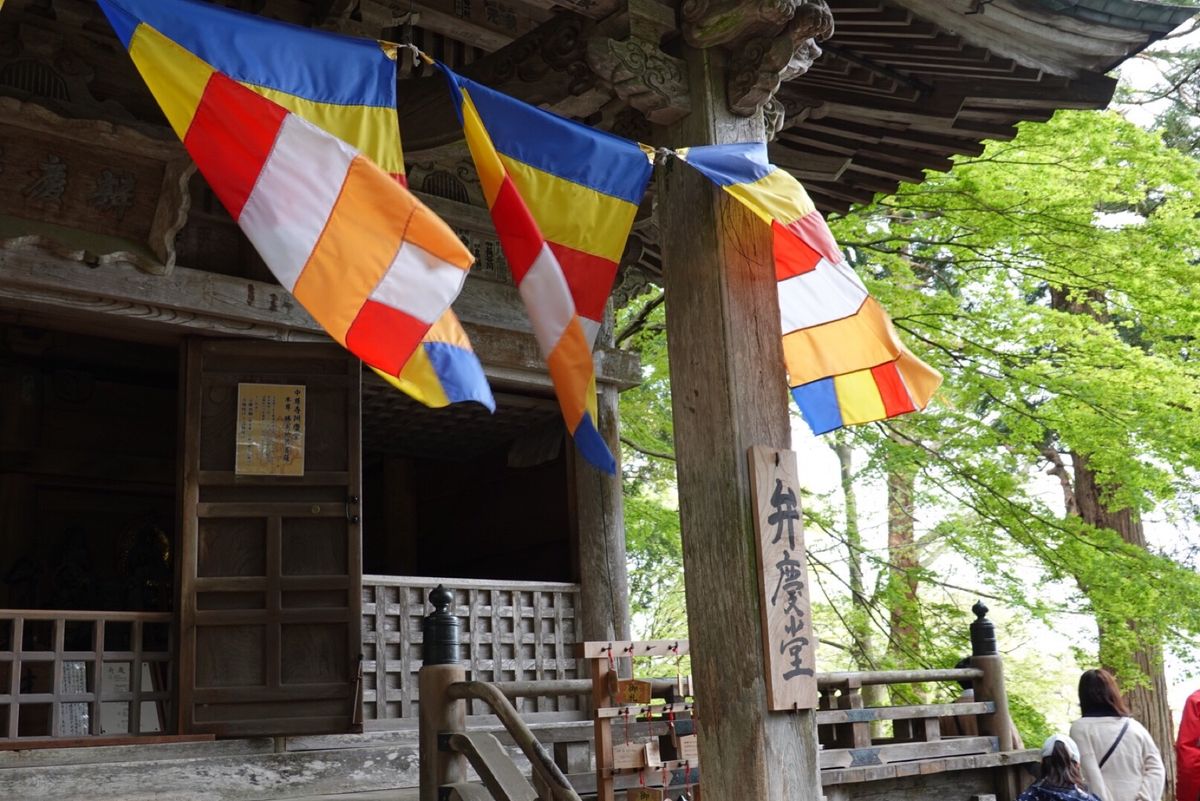 2日目
平泉駅から中尊寺や毛越寺までてくてく👟
お寺とかも集まってて満喫😌