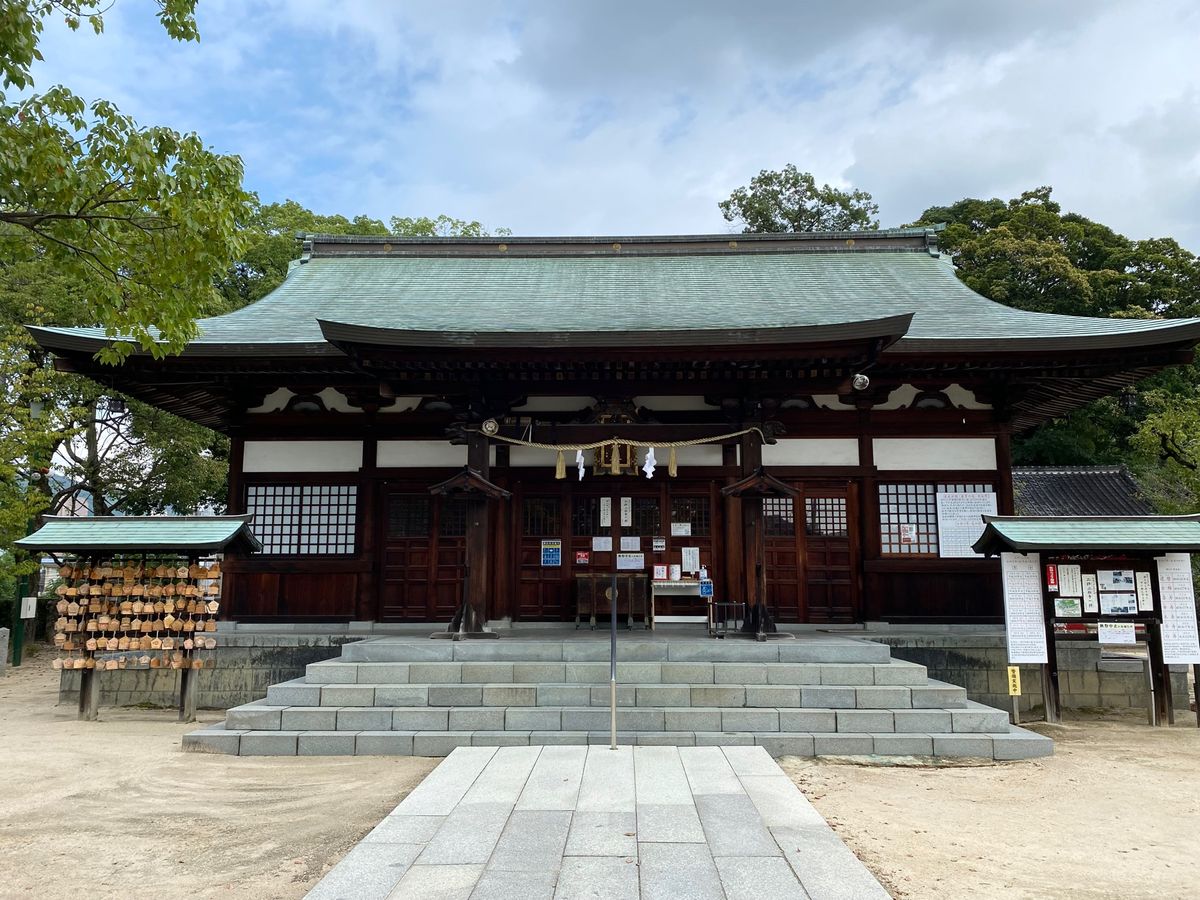 饒津神社

御朱印は2種類あったんだけど
先程の明星院で小銭を使い果たして...