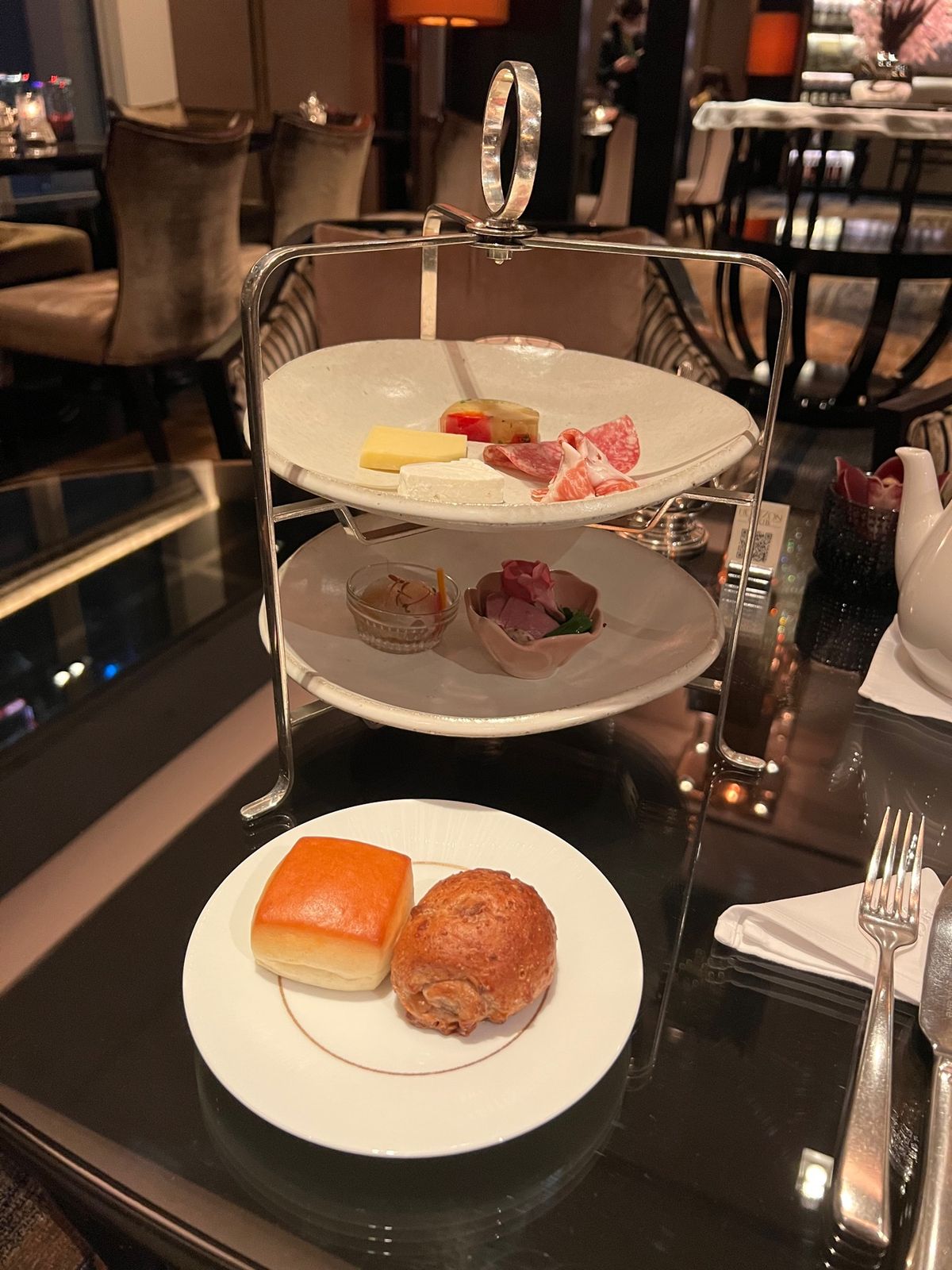 朝から何も食べてないのでパンが死ぬほど美味しい🍞