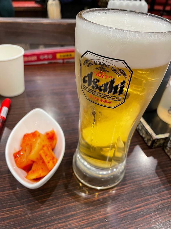 日本・東京都「新大久保でまたも緊急事態宣言終結を祝う」の写真