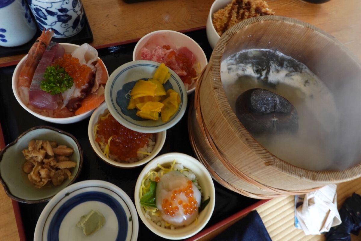 2日目
水族館のあとはなまはげシャトルに乗り込み入道崎へ🚌
曇ってたけど絶...
