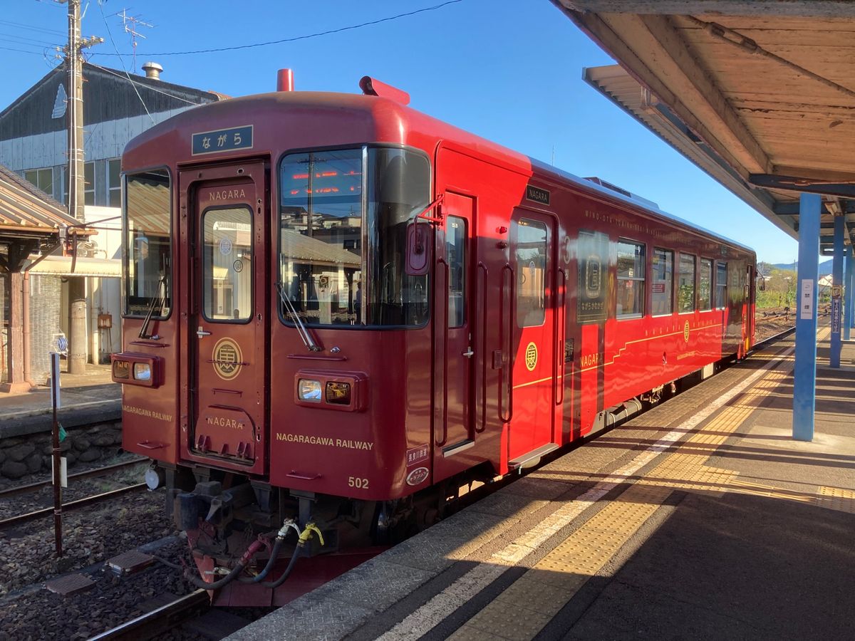森号と鮎号の連結、普通運転の、かみかぜ号もいました。