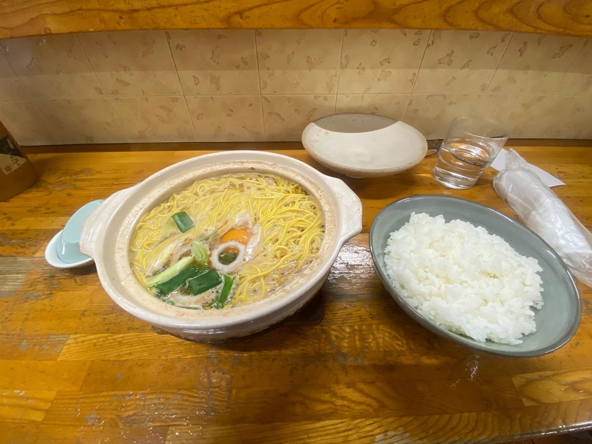 須崎の鍋焼きラーメン。スープを残して最後におじやで締める