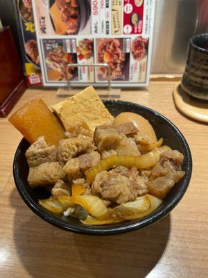 新橋の肉めしの岡むら。11月5日に閉店ですってよ！
らーめん直久の肉玉雲呑...