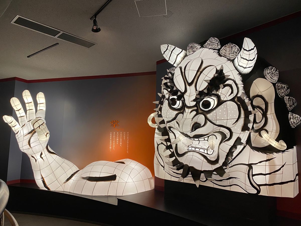 五所川原、立佞武多の館へ。
あまりの大きさに感動。
近くのあげたいの店 み...