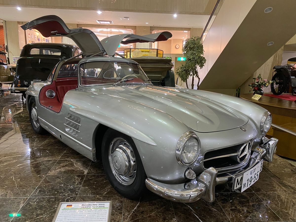 日本自動車博物館

カッコいい車が山ほどあって
あっという間にアルバムが車...