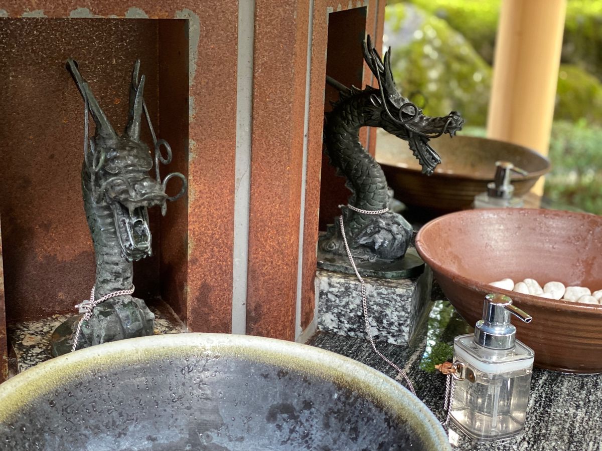 永平寺

御手水もカッコいいなぁ
