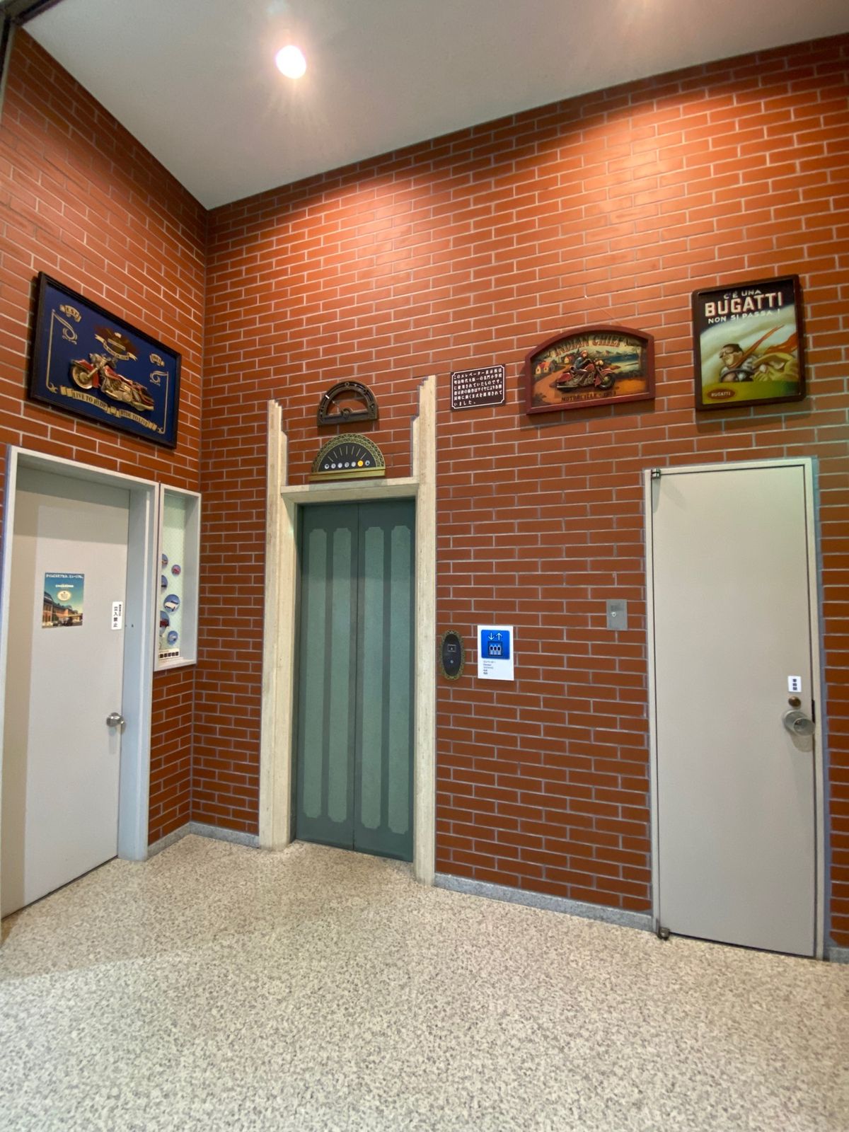 日本自動車博物館

飛行機まで時間があったので
空港近くにある自動車博物館...