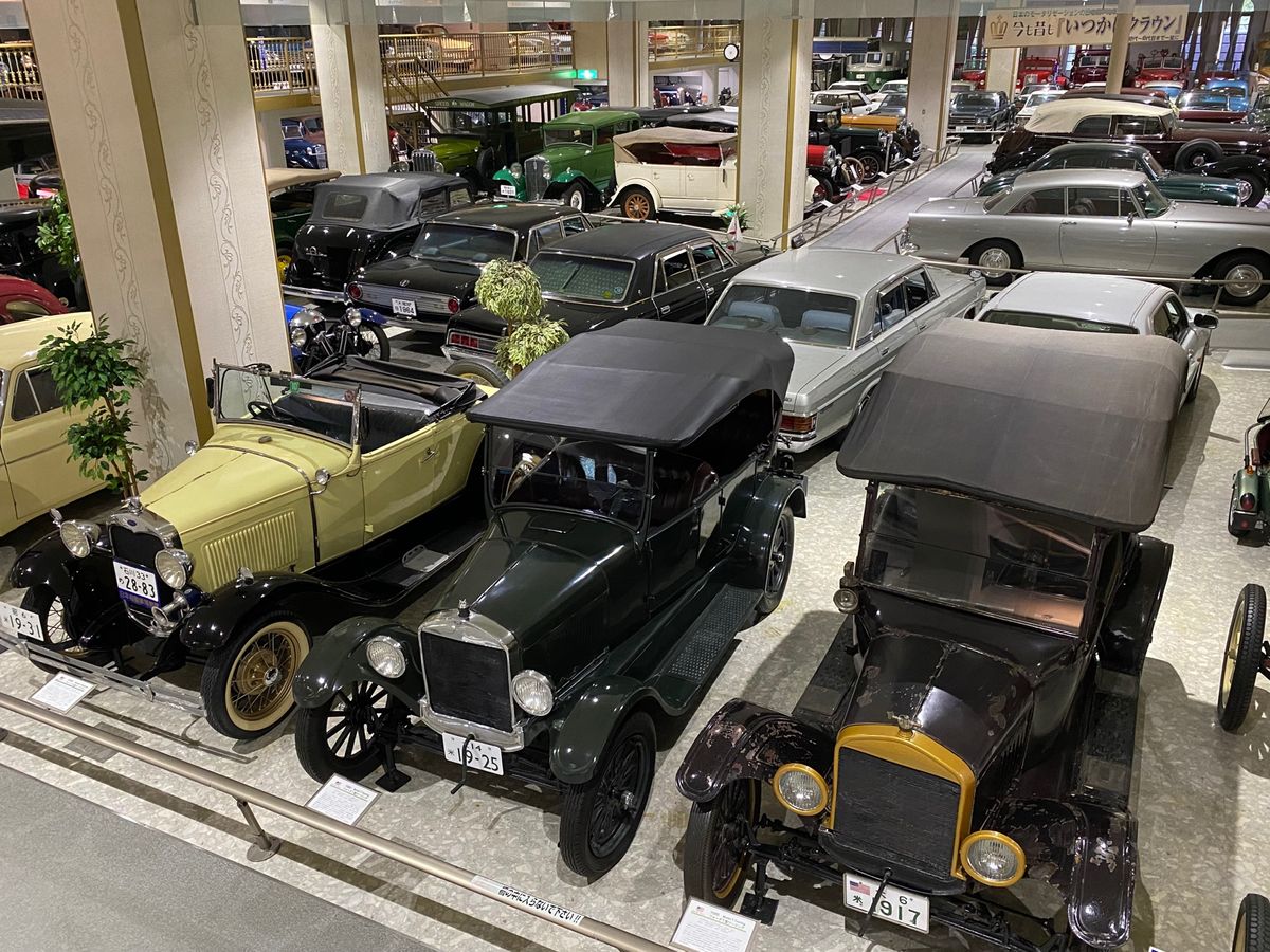 日本自動車博物館

カッコいい車が山ほどあって
あっという間にアルバムが車...