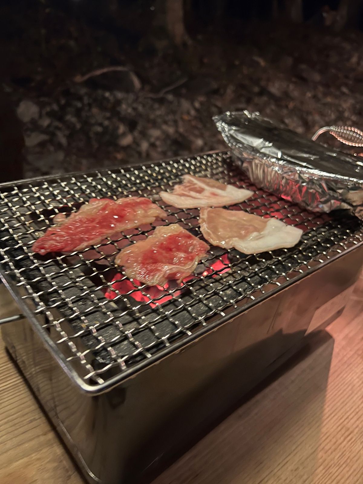 夕飯は地元の肉と野菜。
美味しかったです。