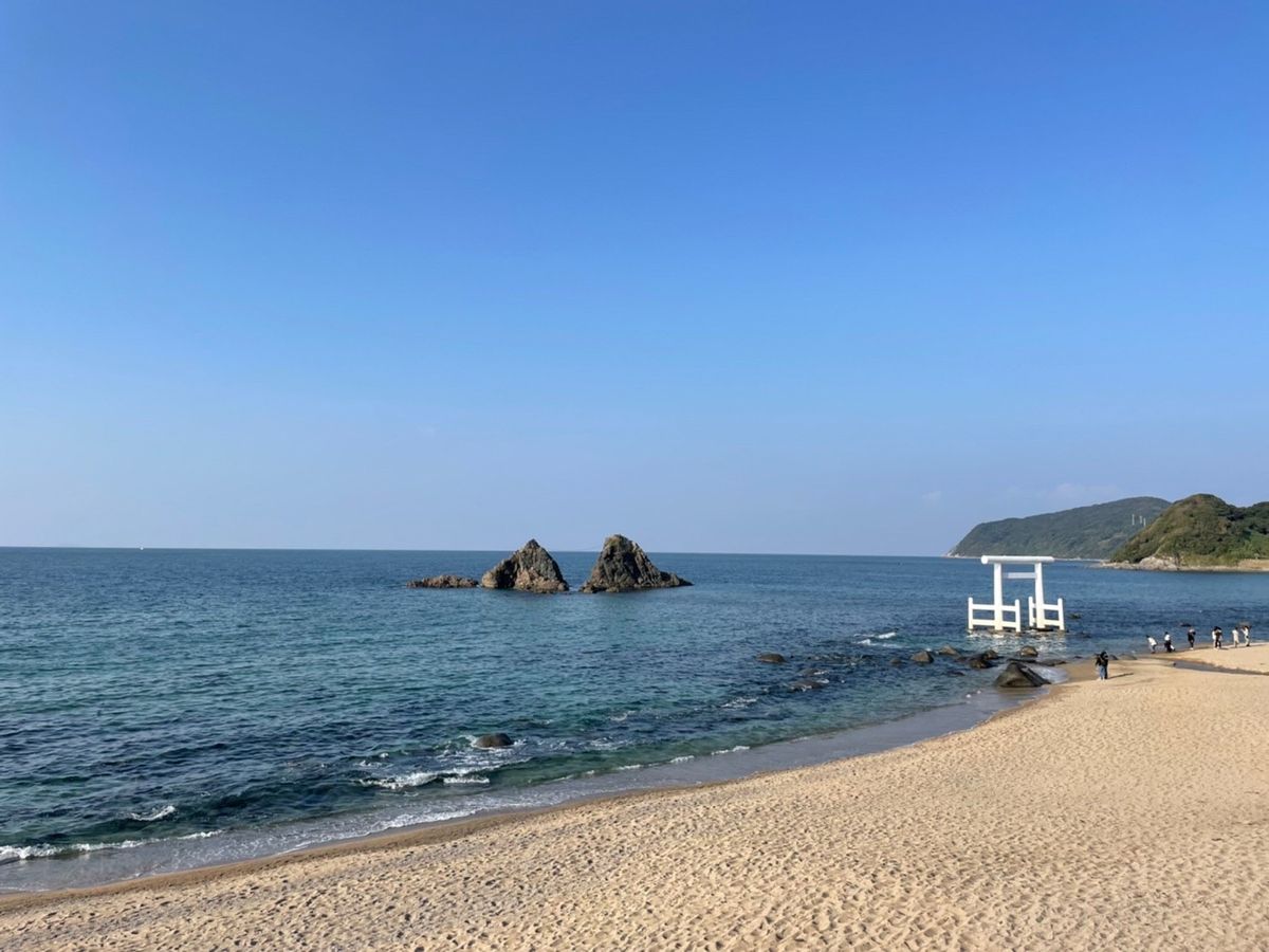 糸島
空も海も青くて気持ち良かった☺️