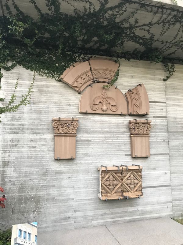 日本・白川郷「愛知・岐阜の旅」の写真：屋外に明治期以降の建築物の一部が展示され...