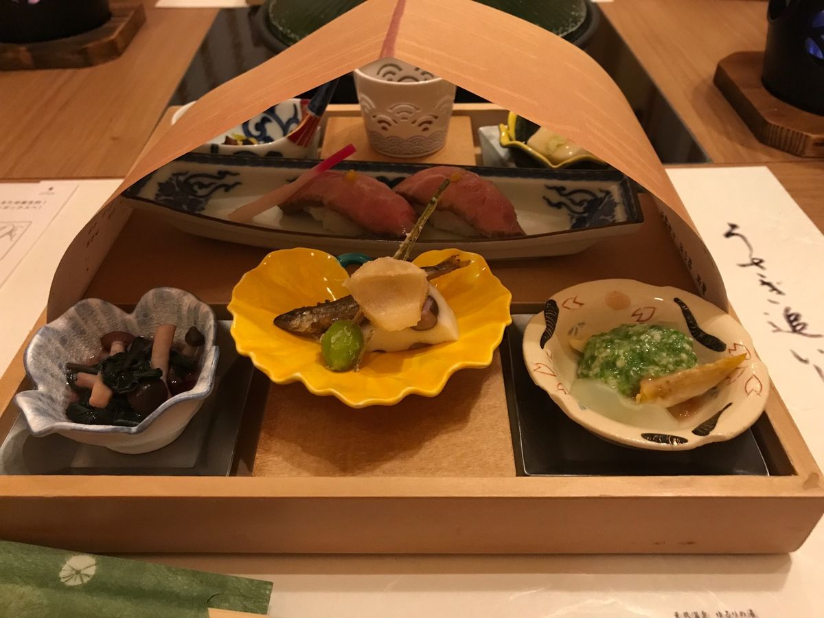 白川郷の中心に泊まって早朝の景色を眺めたいとも思ったのだけど、町外れの「結...