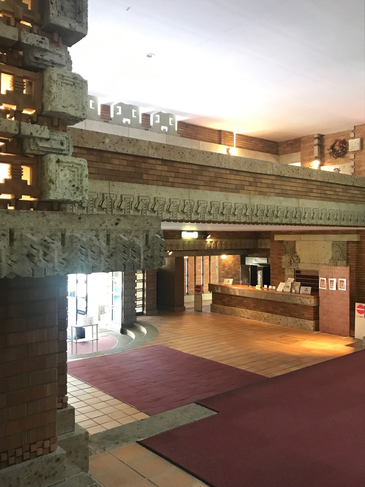 犬山市にある博物館明治村へ。
明治時代以降の建物が移築・保存されてて見応え...