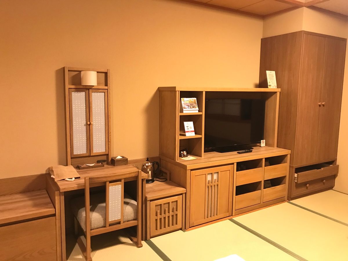 白川郷の中心に泊まって早朝の景色を眺めたいとも思ったのだけど、町外れの「結...