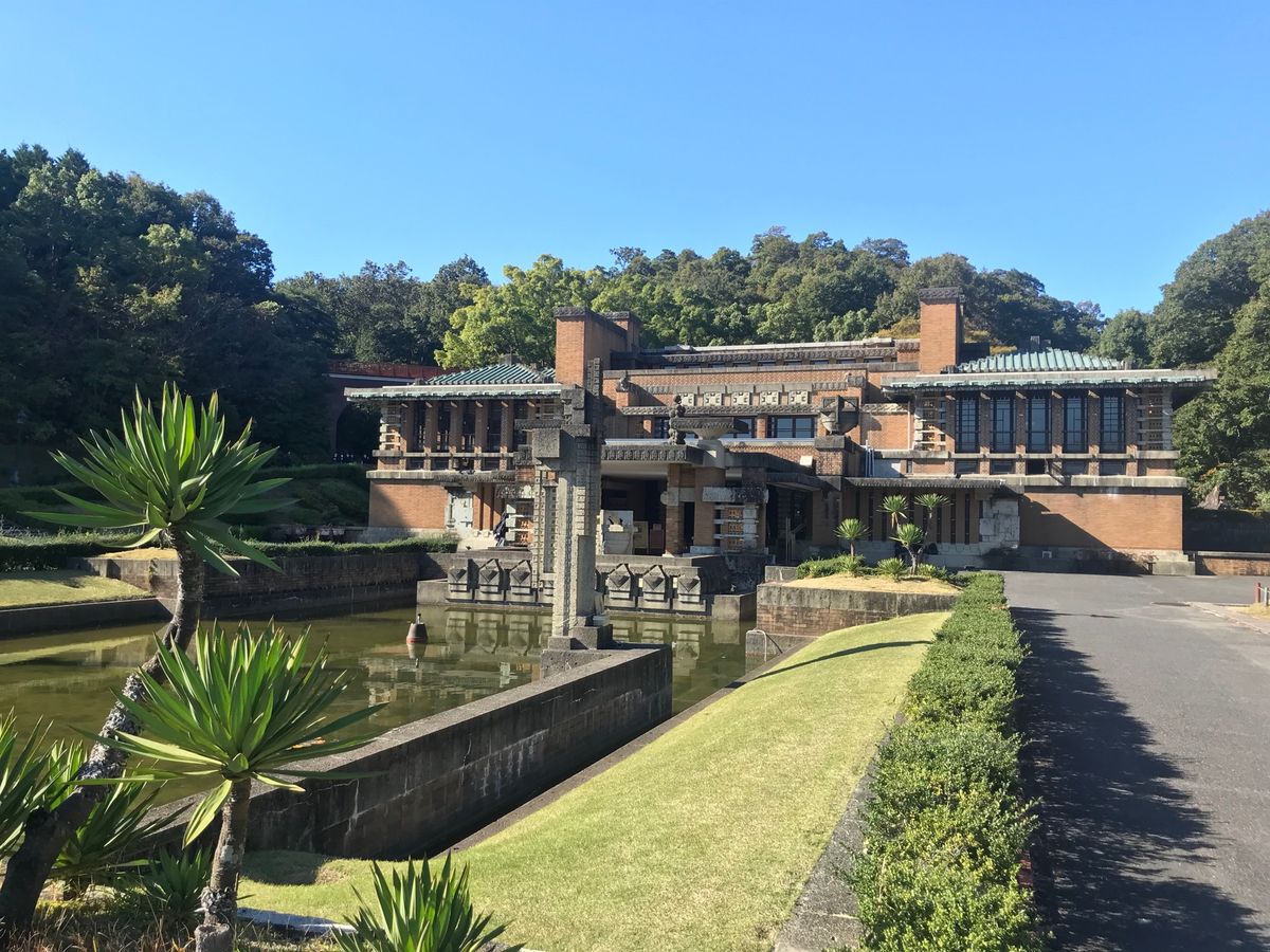 犬山市にある博物館明治村へ。
明治時代以降の建物が移築・保存されてて見応え...