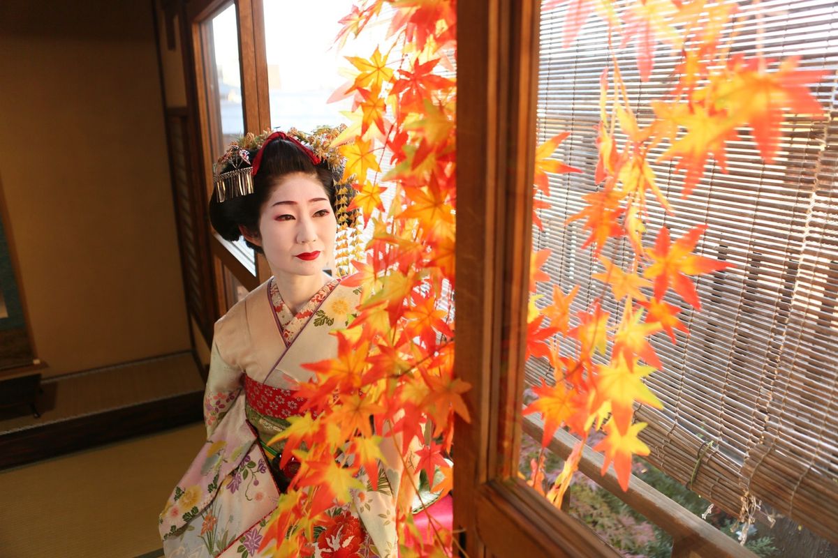 舞妓体験　ぎをん彩
