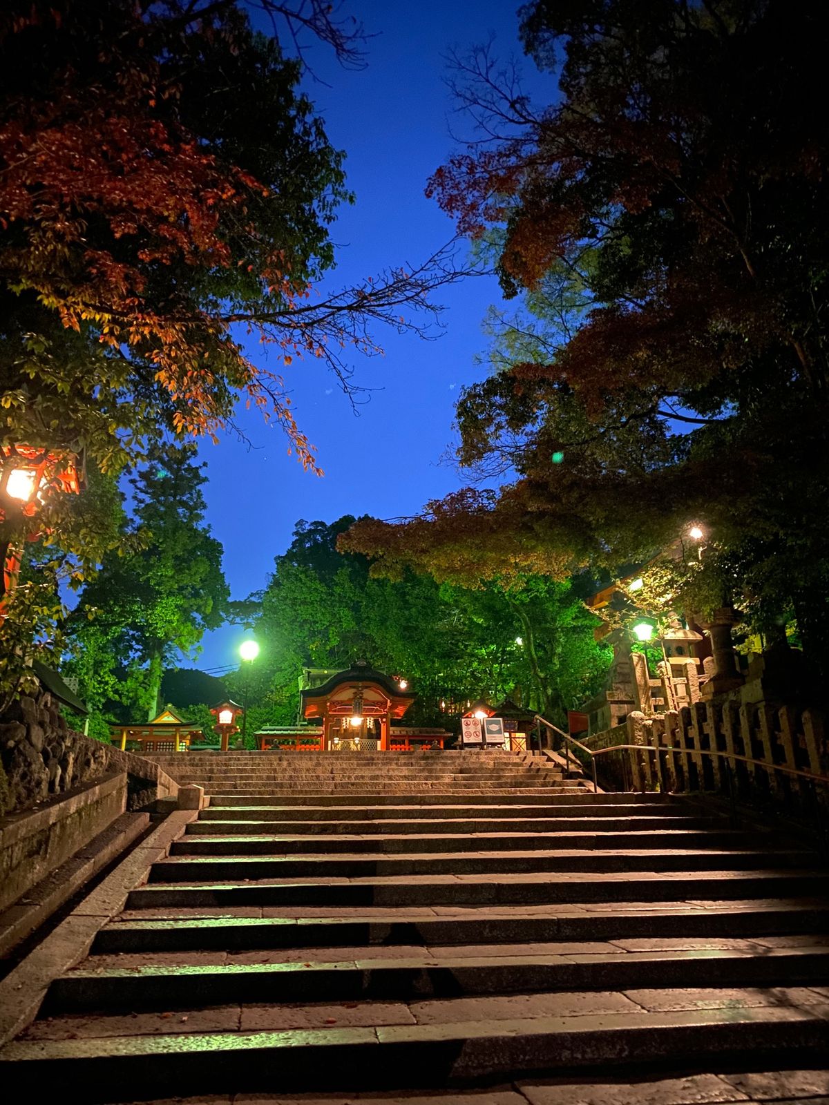 夜明けの伏見稲荷大社