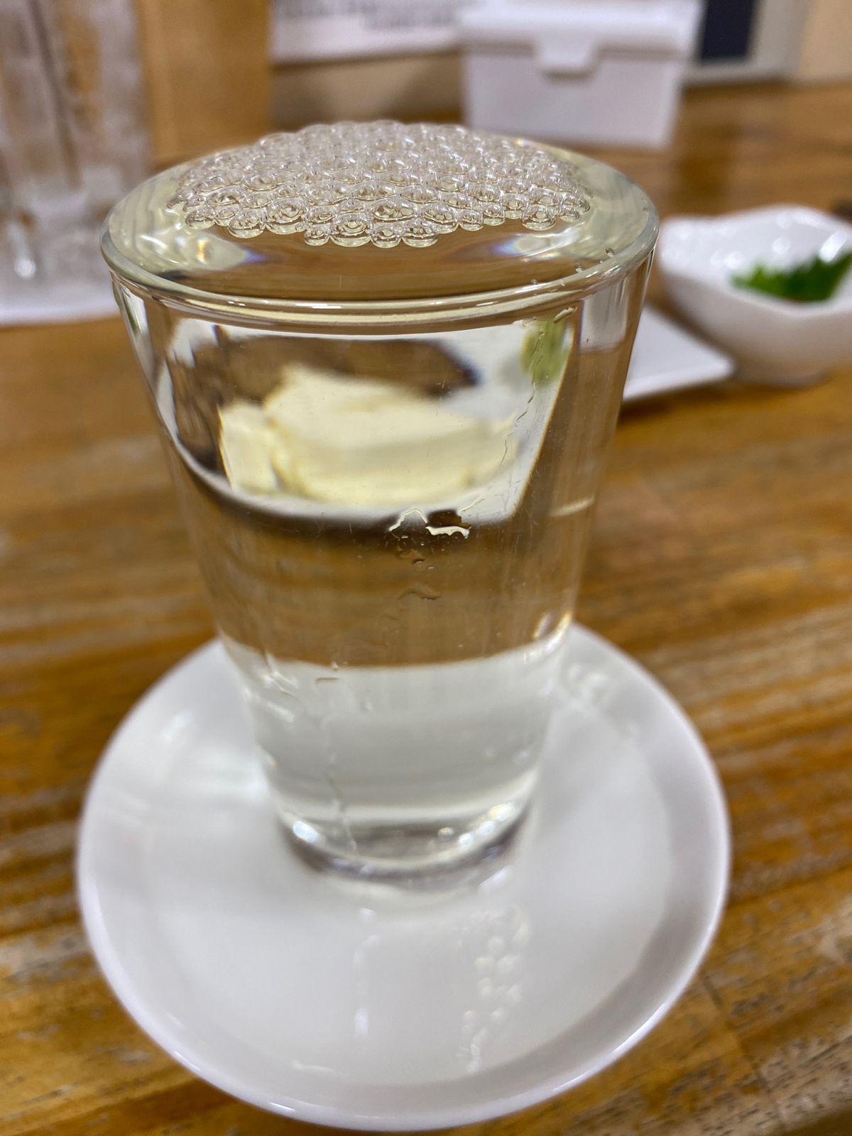 昼間っから立ち飲み。
福岡、九州のお酒をたらふくいただきました。
あても美...