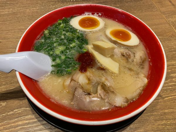 日本・博多「ご飯を食べに福岡リベンジ」の写真：締めの写真は空港でのモヒカンラーメン。
...