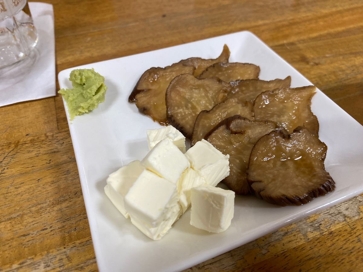 昼間っから立ち飲み。
福岡、九州のお酒をたらふくいただきました。
あても美...