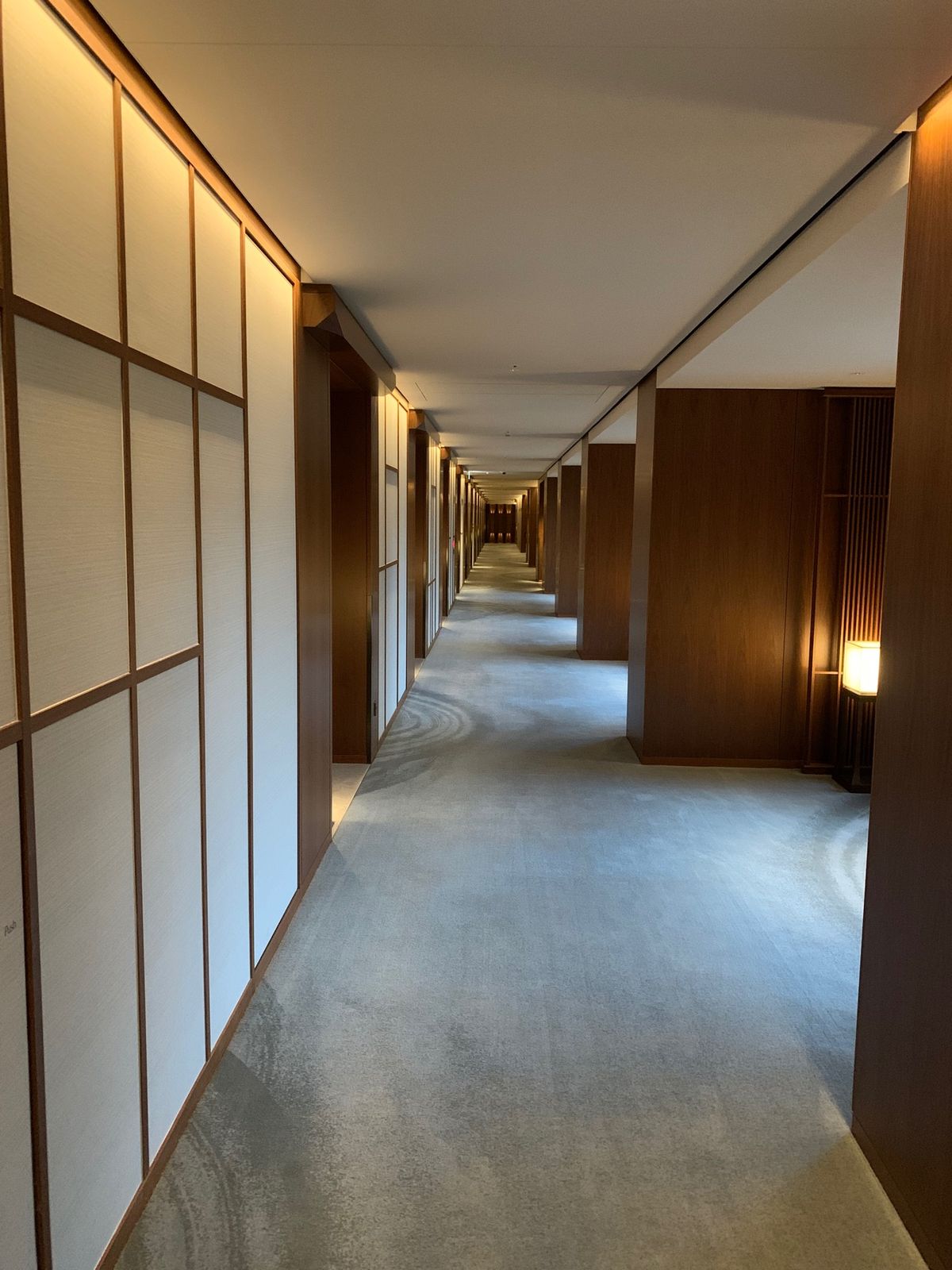 大人気のアフタヌーンティー。部屋は広くて備品も完璧。